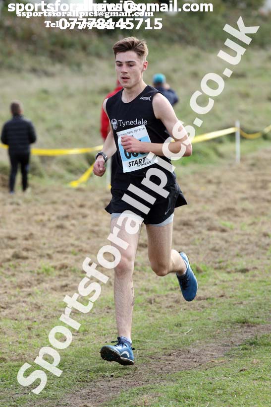 Mens under-17s Start Fitness North Eastern Harriers League, Wrekenton, Gateshead. Photo:  David T. Hewitson/Sports for All Pics